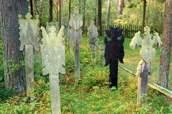 Nida Cemetery