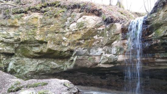 Turjekeldri Waterfall