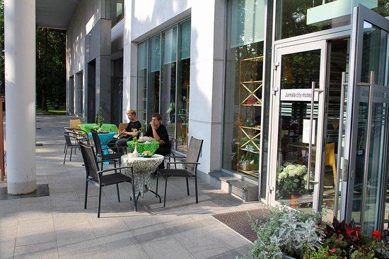 BezE Cafe Majori