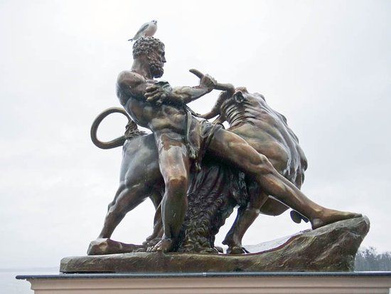 Herakles Skulptur