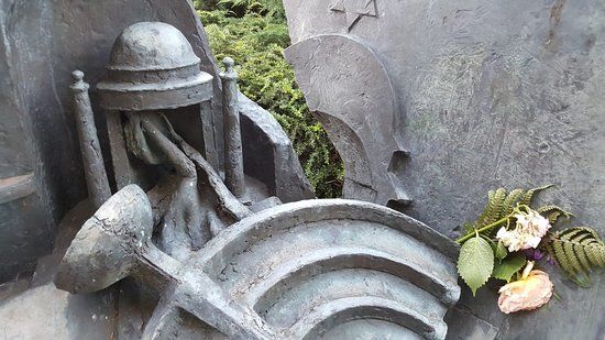 Mahnmal für die zerstörte Synagoge