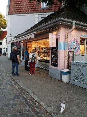 Eisliebe Warnemunde
