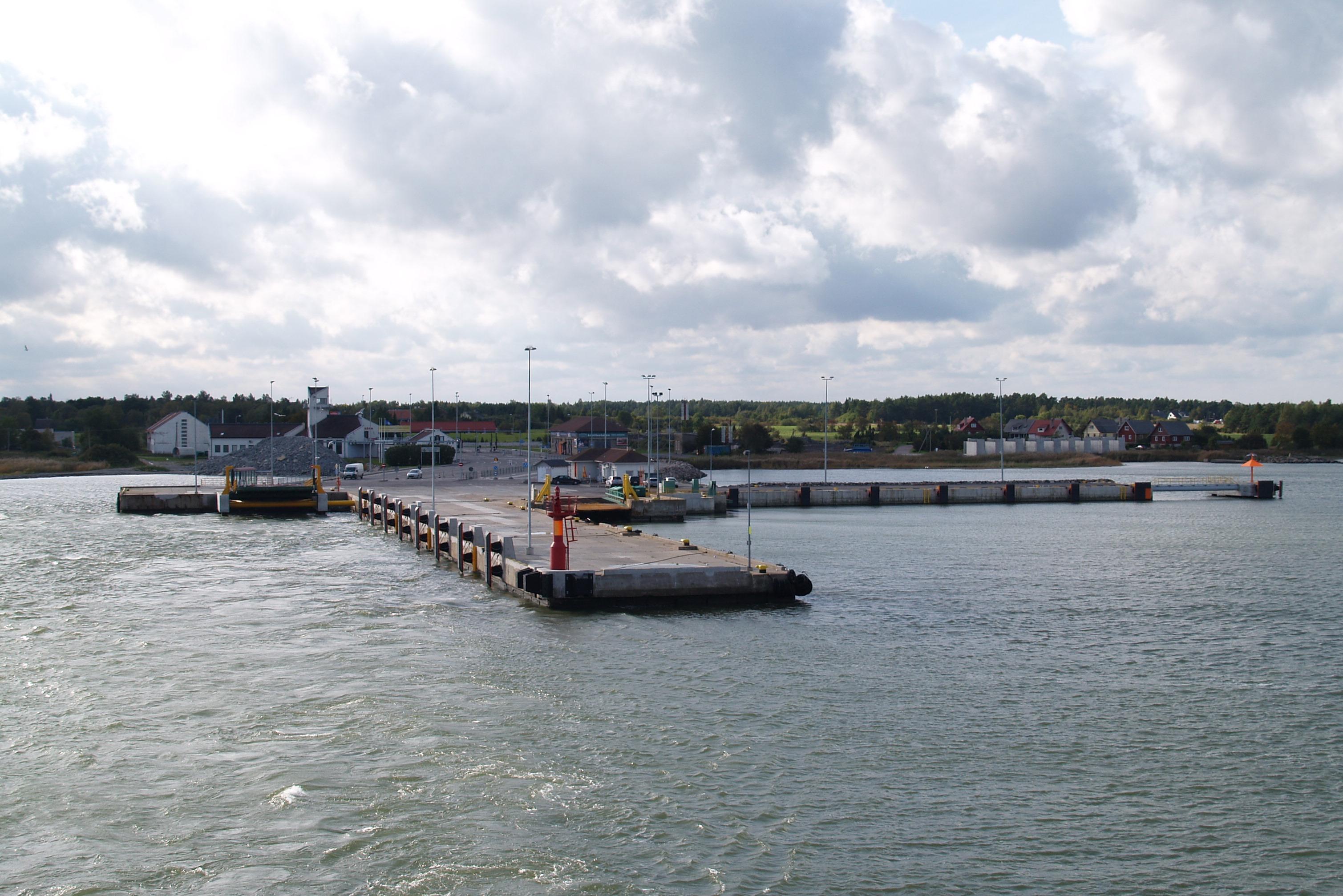 Hafen von Kuivastu