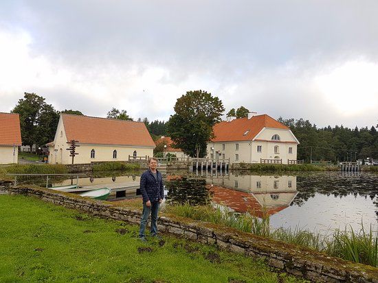 Vihula Manor