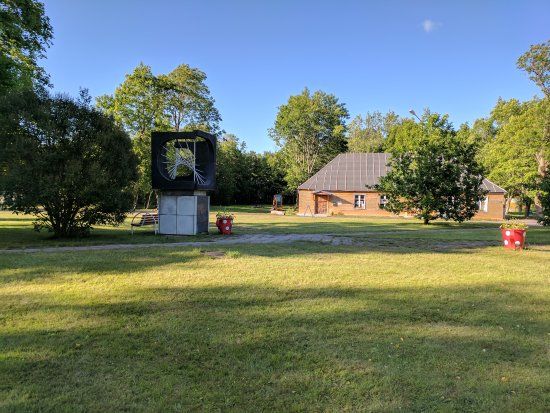 Vabrikuväljak